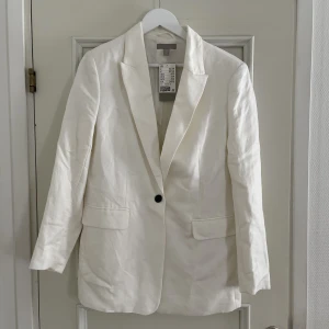 H&M Kavaj - Vit kavaj fårn H&M, strl S! Helt ny