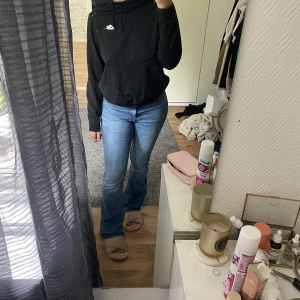 Hoodie  - Nike hoodie men med en liten ”krage” vid luvan. Väldigt skön men använder ej. 239 kr + frakt 