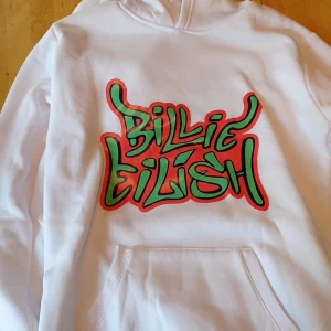 Billie Eilish hoddie  - Billie Eilish hoddie, använd 3-4x storlek S/XS