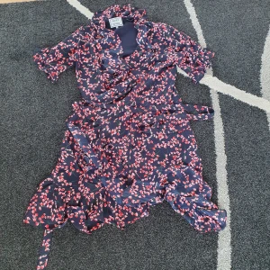 Daisy Grace klänning - Klänning från Daisy Grace, helt oanvänd 