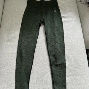 Gröna trängingstights - De är ifrån ICIW och sitter superskönt. Bra skick!