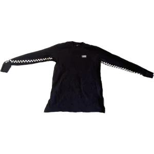 Vans long sleeve shirt - Vans long sleeve shirt, black and white, använd ett fåtal gånger, bra kvalite. Kan mötas upp i Stockholm, köparen står för frakten. Kontakta privat för mer information.