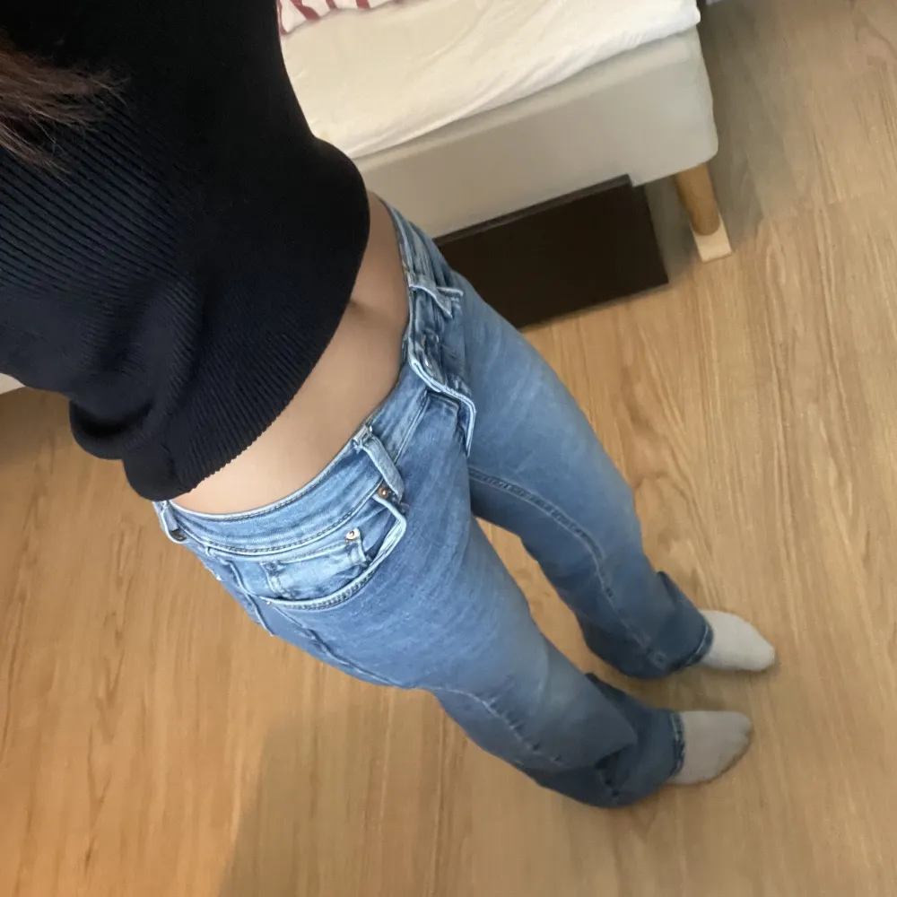 Super fina jeans från Gina som inte kommer till någon användning. Jeans & Byxor.