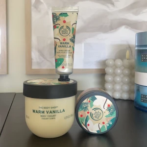 The body shop  - The body shop Warm Vanilla oöppnade. Limited edition från the body shop i doften warm vanilla  Handkräm,kroppsskrubb och body yoghurt.