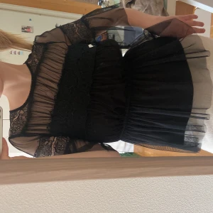 sååå snygg blus - SÅÅÅÅ snygg blus som är bara använd enstaka gånger😍😍såå fin till fest eller middagar!!