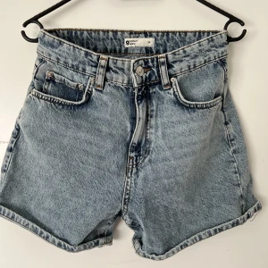 Jeansshorts - Jeansshorts från Gina i strl 34! I princip oanvända pga för små