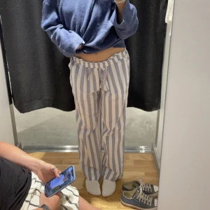 Linnebyxor  - från lager 157. Använt en gång gillar ej passformen på mig och tror jag köpte fel storlek!