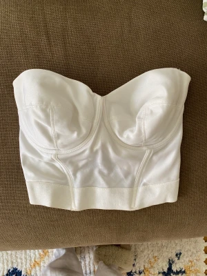 Topp - Assnygg topp, ingen storlek men uppskattar till M-L