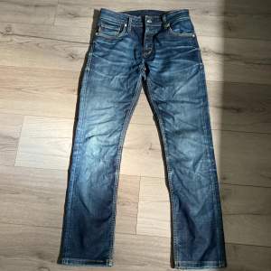 Säljer ett par gamla Jack & Jones jeans i modellen Clark regular fit  Kontakta om ni är intresserade m.m