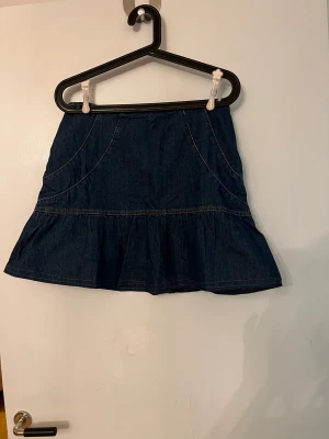 Jeans miniskrirt kjol - Gammal miniskirt från 2000 talet