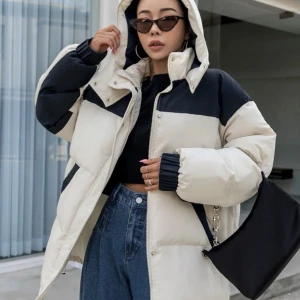 Jacka  - En super varm och skön jacka, köpt i december förra året! Ej använd mycket! I fint skick