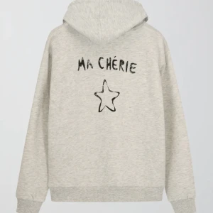 Ma cherie hoodie - Säljer denna helt slutsålda hoodie i strl 146-152. Iprincip oanvänd och som ny! 🌸🌸