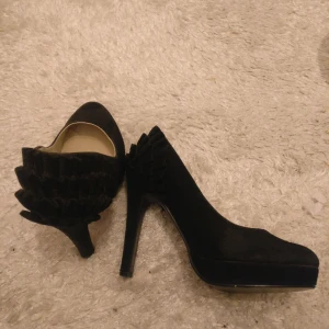 Partyskor - Läckra klackskor, använt endast 1 gång inomhus 