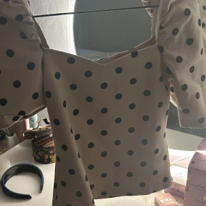 Jättesöt topp från hm!  - Jättesöt topp från hm! I nyskick ❤️