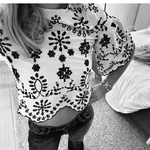 Tröja!! - Säljer denna sjukt snygga tröja❤️knappt aldrig använd 