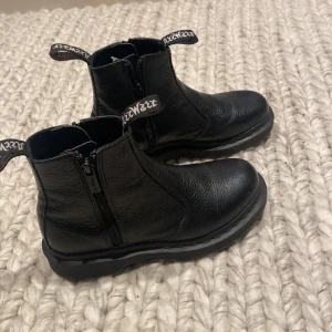 Skor - Känga i gott skick. 