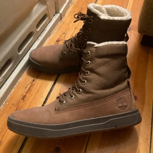 Vinterkängor Timberland  - Snygga kängor; knappt använda någon enda gång.