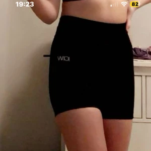 Tränings shorts  - Dessa tränings shorts från ICIW kommer tyvärr inte till användning länge då dem är för små för mig, super sköna och har silikon prickar på insidan vid benen så dem hålls på plats❤️ hör gärna av er vid frågor eller funderingar❤️