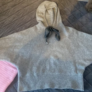 Slutsåld tröja HM quality - Size L. Nypris 599kr. 