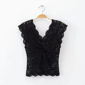 Zara spets topp  - Säljer denna toppen i storlek M då jag har två ❤️