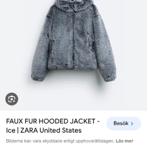 Zara jacka faux fur  - Säljer denna populära fluffiga jacka från zara, slutsåld överallt!  Oanvänd med prislappar kvar Strl L men passar mig som vill ha den oversized och vanligtvis har S 💕
