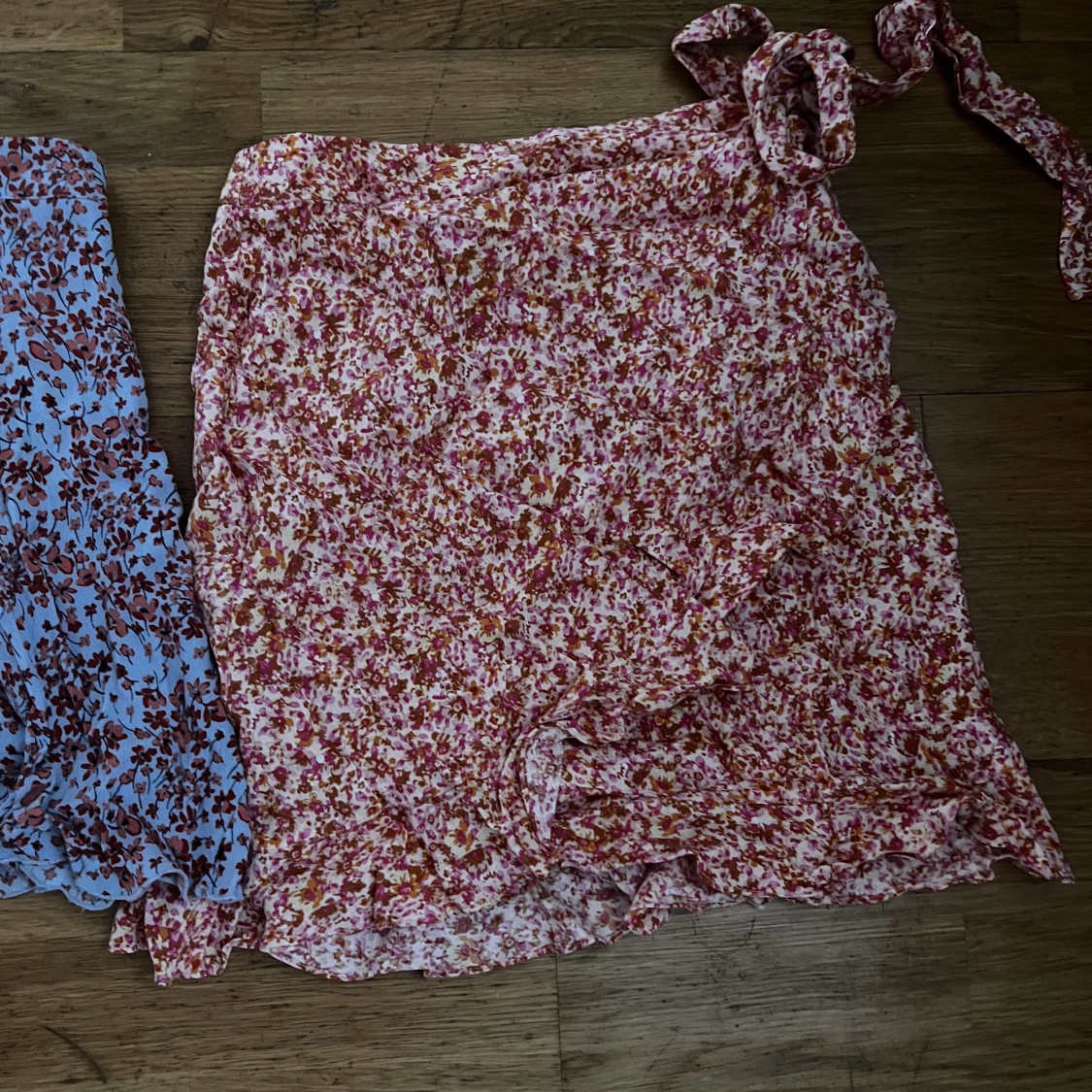 Två somriga kjolar  - 91