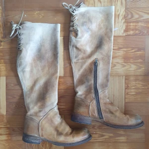 Bed Stu Vintage Leather Boots - Handmade Combler Bed Stu Boots Vintage  ♡ Weatherd tan, soft,  leather  Size 38/39 