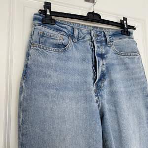 Mom Jeans från H&M, superfin passform och kvalitet. Storlek S