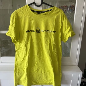 Basic tshirt - Neongrön