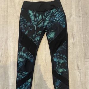 Tränings tights - Strl XS. Använda 2 ggr.