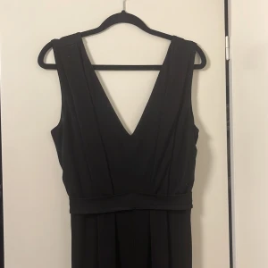 Svart byxdress xs  - .