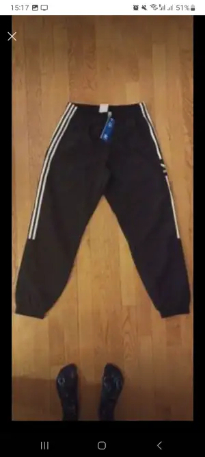Selling this Adidas pants I got as a gift but didn't fit me and couldn't return as return date expired... 