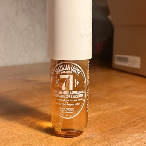 Sol de Janeiro mist  - Säljer denna mist från sol de janeiro. Den är aldrig använd då doften inte var för mig. Misten innehåller 90ml. Nypris 219kr säljer för 150 inklusive frakt. 