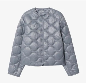 Grå quiltad jacka  - En grå supersnygg jacka❤️ 