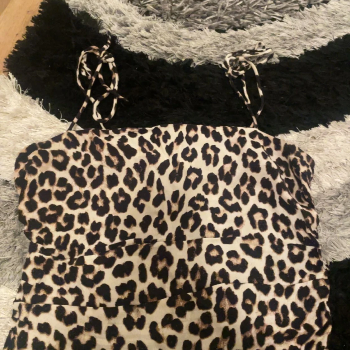 Leopard mönstrat linne