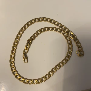 Kedja - Använd  Köptes för 2200