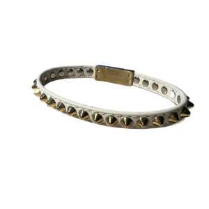 Edblad armband  - Superfint armband från Edblad med gulliga nitar med magnetlås 🤩🤩Storlek NOSIZE/M