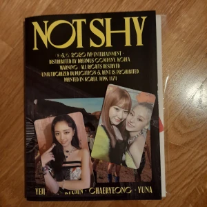 ITZY - Not Shy - itzy - Not Shy. säljs för 150 kr :)