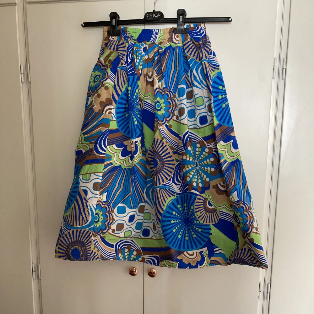 MultifärgadMönstrad kjol strl S | Plick Second Hand