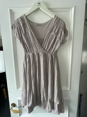 Snygg klänning från du och jag - Snygg klänning från märket du och jag storlek  100% viskos Fint skick