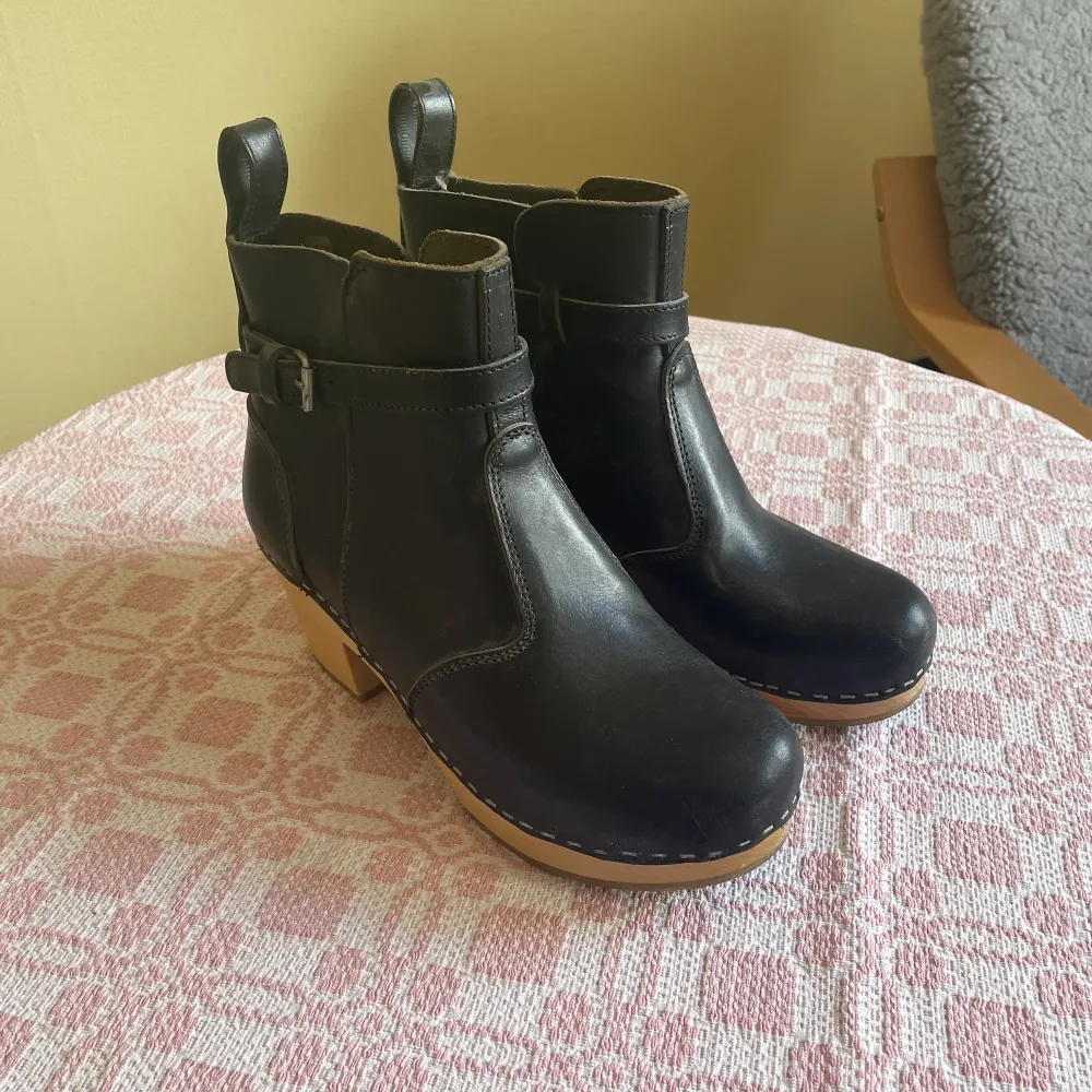 Sällan använda boots från hasbeens, storlek 37! 🥰 frakt: 100 kr. Skor.