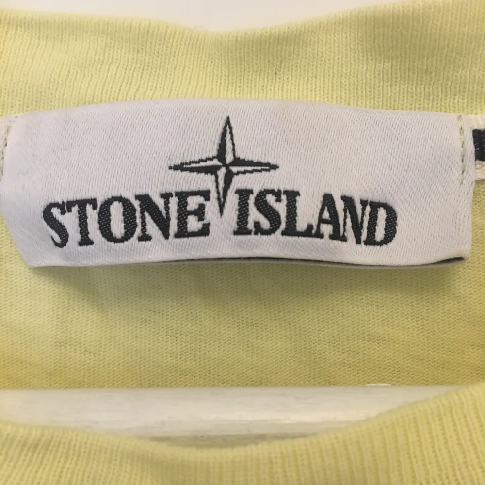Tja, säljer min stone island t-shirt i storlek M. T-shirts.