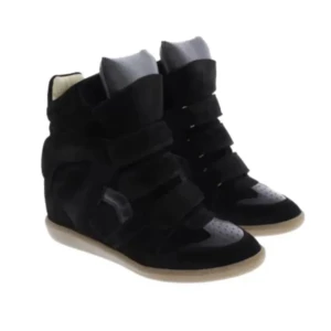 nya marantskor - säljer pga ingen användning. har boxen kvar men inget kvitto. inga defekter. st 42 men små i storleken