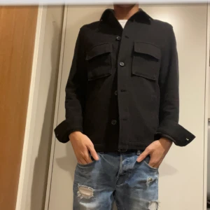 Overshirt - Storlek S, topp kvalite, snabb affär kan jag sänka priset