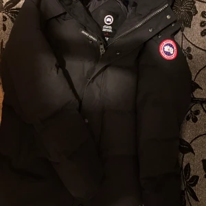 {Canada goose jacka} - Äkta canada goose 