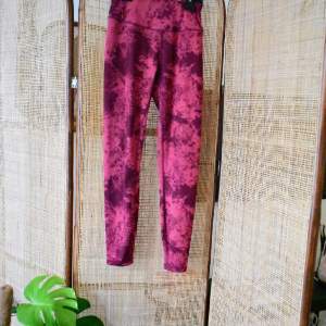 Cute pink sport tights from SOC