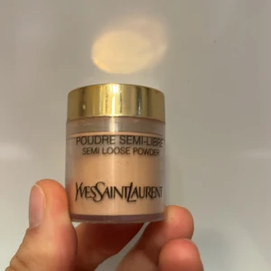 YSL puder - Nästan fullt