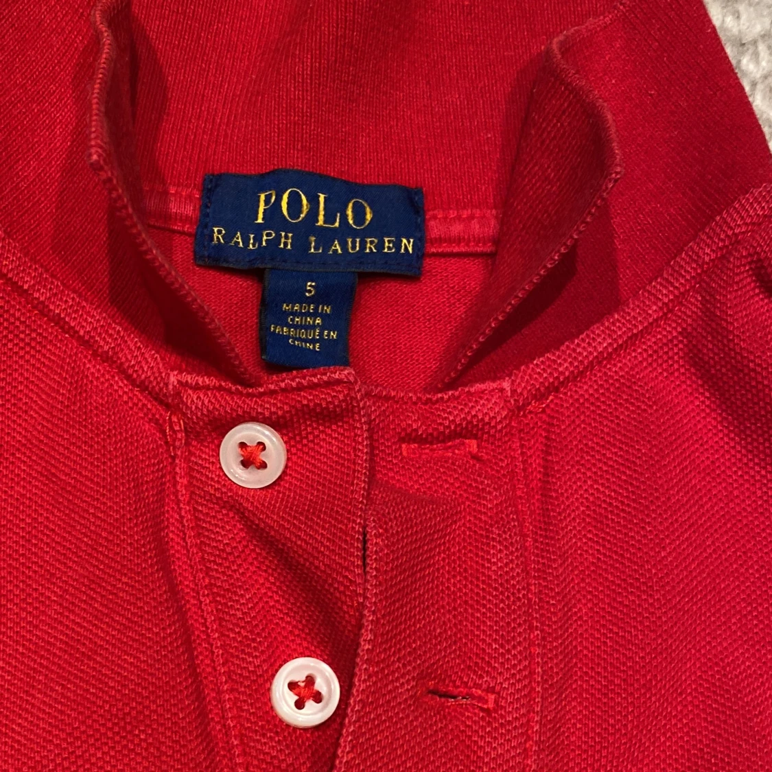 Röd piké tröja (pojke) - 90