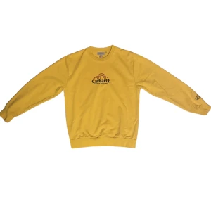 Gul Carhartt WIP crewneck - Fint skick, köpt för 900kr storlek Small