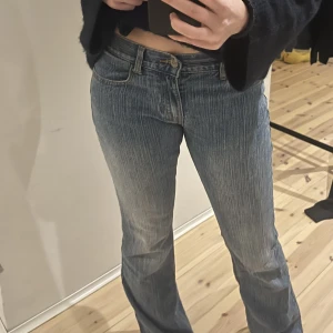 Brandy Melville jeans  - Hejj! Säljer nu mina brandy jeans då de inte kommer till användning mer. Jätte snygga, lågmidjade och bootcut. Bara att komma privat vid frågor. Köparen står för frakten!💗